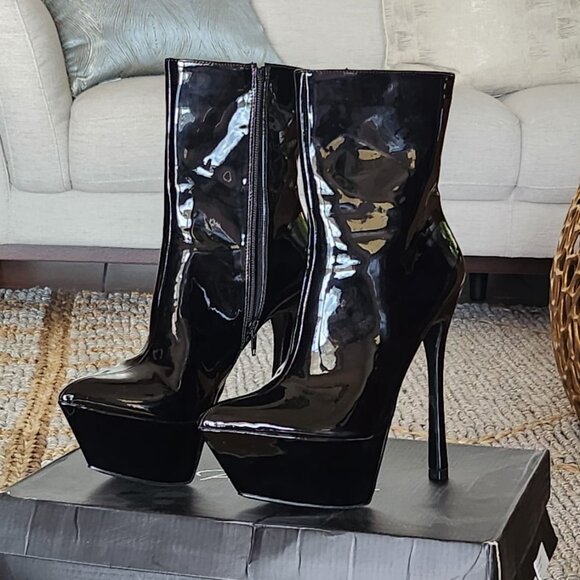 Dolls Kill - Taking Chances Ankle Boots Size 7 - Picture 1 of 3